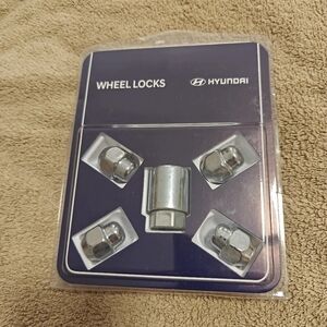Hyundai wheel locks